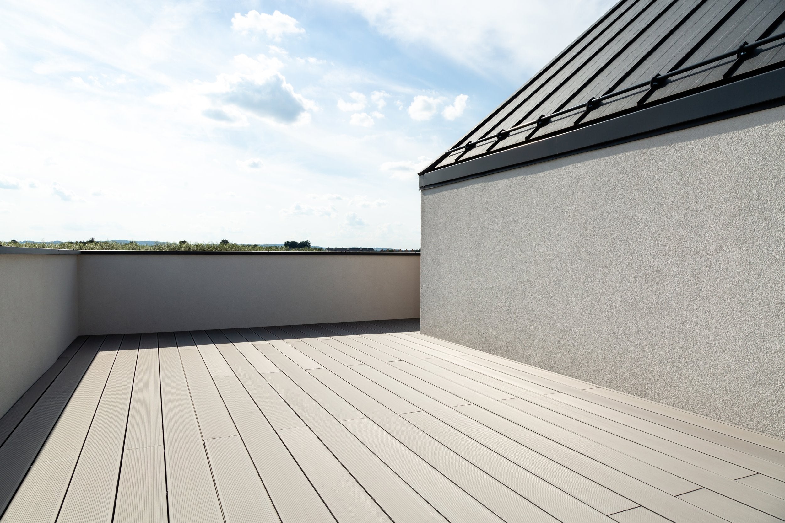 Key Features & Advantages of Eco Decking for Roofs